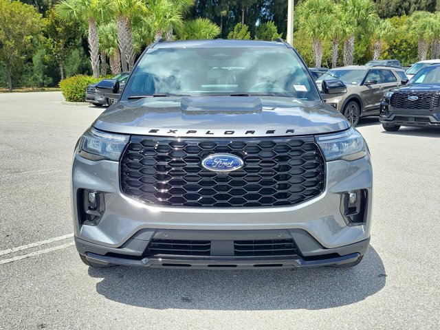 New 2026 Ford Explorer ST-Line w/ ST-Line Street Pack RWD image 2