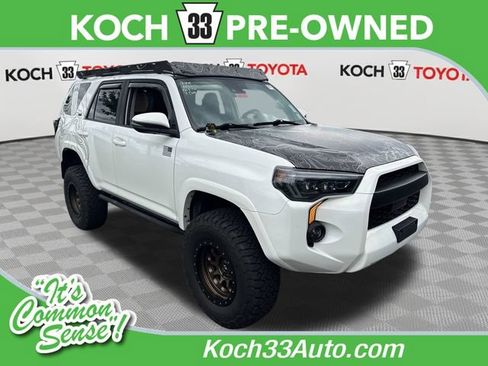 Used 2022 Toyota 4Runner SR5 Premium w/ Moonroof Package AWD/4WD image 1