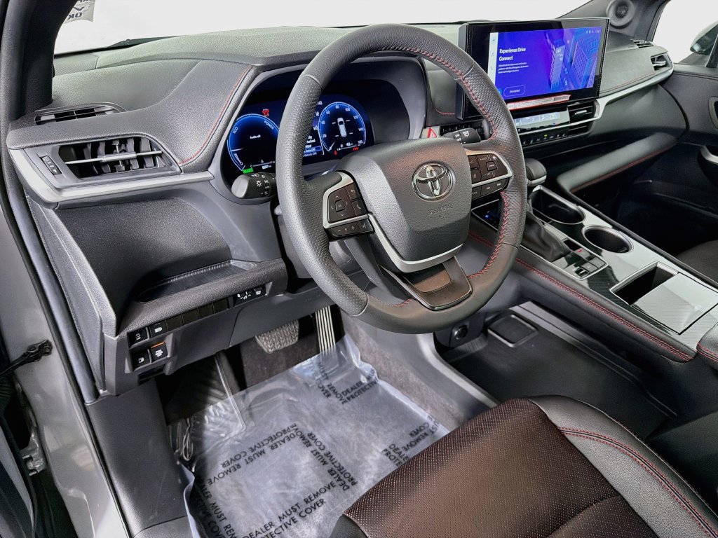 Used 2025 Toyota Sienna XSE w/ XSE Premium Package AWD/4WD image 9