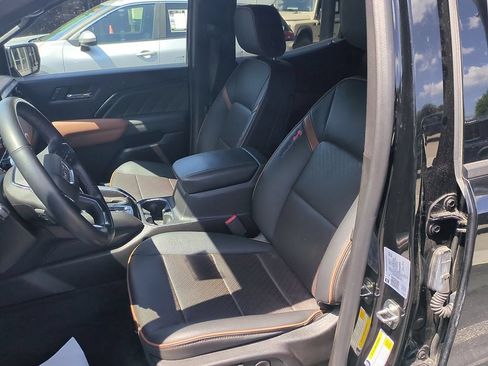 Used 2023 GMC Canyon AT4 w/ AT4 Premium Package AWD/4WD image 8