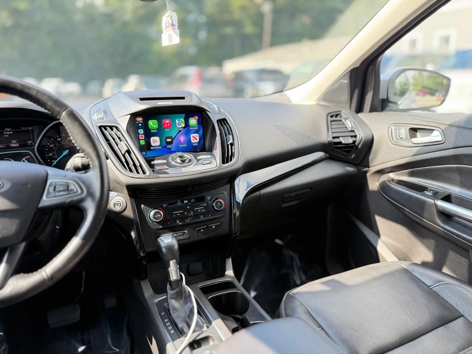 Used 2017 Ford Escape Titanium AWD/4WD image 28