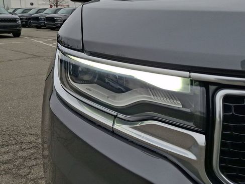 Used 2022 Jeep Wagoneer Series II w/ Premium Group I AWD/4WD image 12