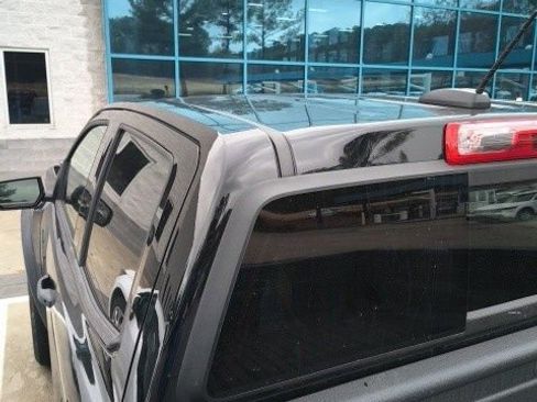 Used 2023 Chevrolet Colorado Trail Boss w/ Technology Package image 19