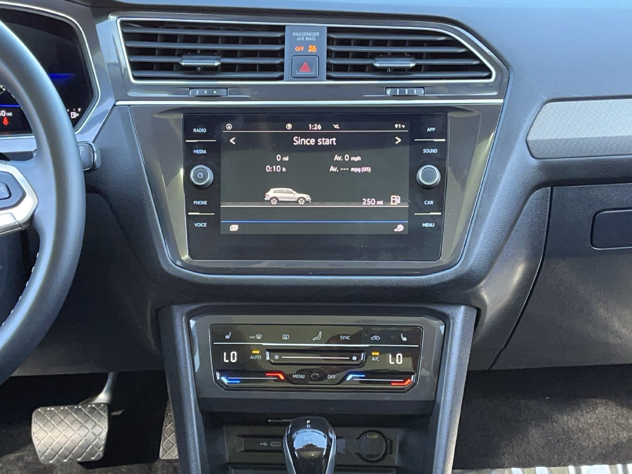 Used 2024 Volkswagen Tiguan SE w/ Panoramic Sunroof Package FWD image 15