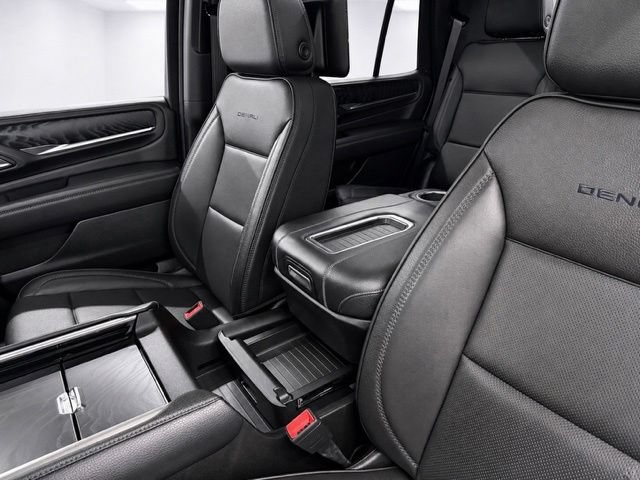Used 2024 GMC Yukon Denali w/ Advanced Technology Package AWD/4WD image 43
