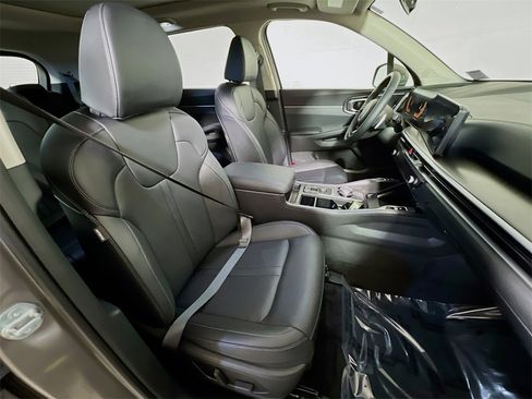 Used 2025 Kia Sorento EX w/ EX Panoramic Sunroof Package image 26