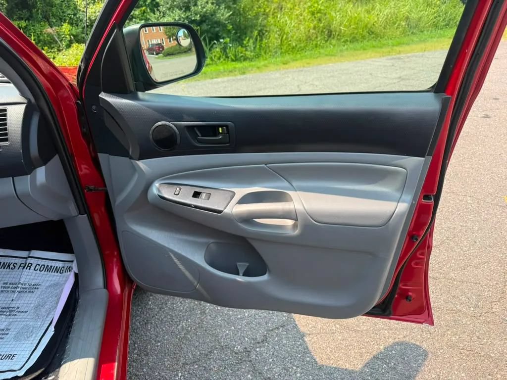 Used 2013 Toyota Tacoma 2WD Access Cab image 17