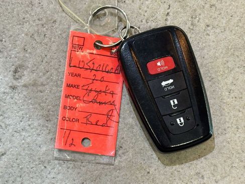 Used 2020 Toyota Camry XLE w/ Driver Assist Package image 33