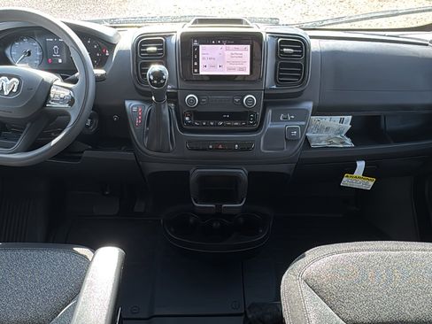 Used 2025 RAM ProMaster 2500 w/ Convenience Group image 14
