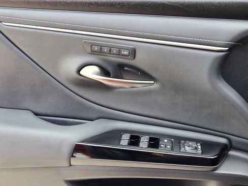 Certified 2025 Lexus ES 300h w/ Premium Package FWD image 22