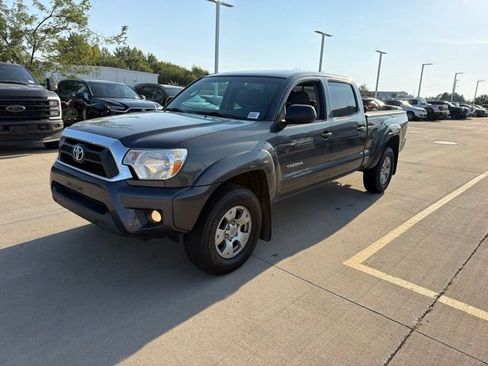 Used 2014 Toyota Tacoma 4x4 Double Cab w/ SR5 Package image 3