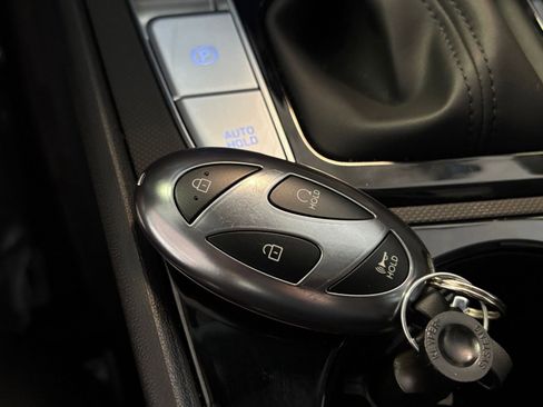 Used 2025 Hyundai Elantra SEL image 31