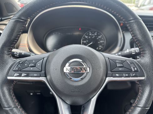Used 2021 Nissan Kicks SR w/ SR Premium Package FWD image 15