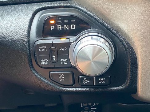 Used 2019 RAM 1500 Laramie w/ Off Road Group AWD/4WD image 33