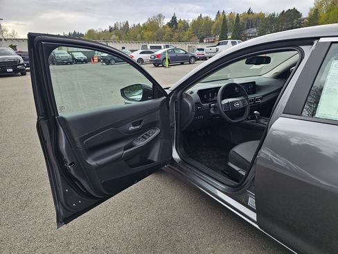 New 2026 Nissan Sentra SV w/ SV Convenience Package FWD image 16