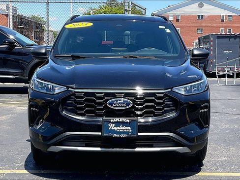 Used 2025 Ford Escape ST-Line AWD/4WD image 2