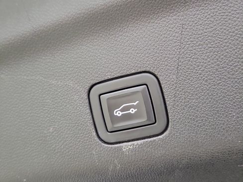 Used 2023 Chevrolet Tahoe LT image 10