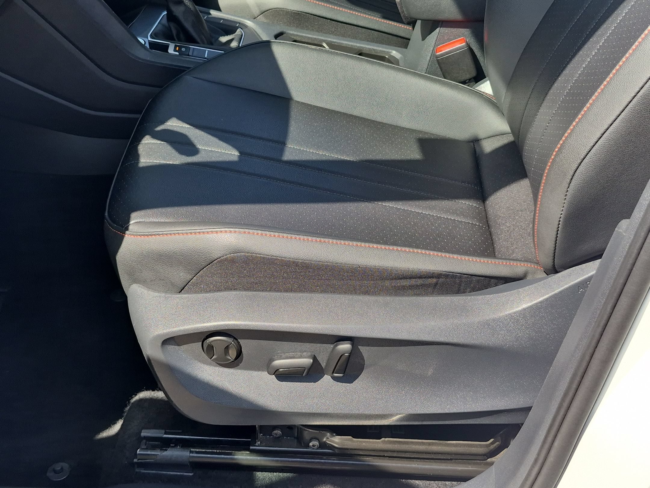 Used 2024 Volkswagen Tiguan Wolfsburg Edition AWD/4WD image 14