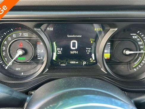 Used 2025 Jeep Wrangler Unlimited Sahara AWD/4WD image 20