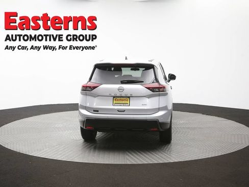 Used 2024 Nissan Rogue S AWD/4WD image 38