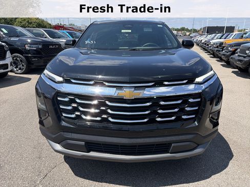 Used 2025 Chevrolet Equinox LT FWD image 3