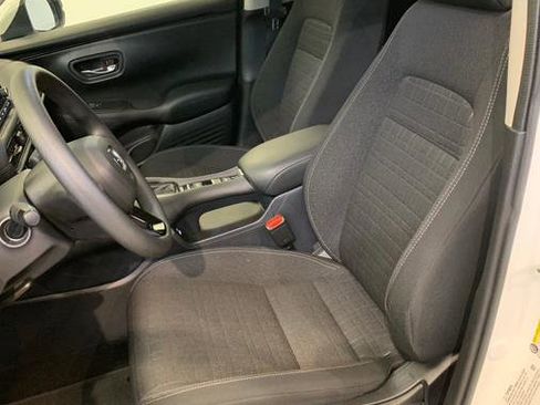 Used 2023 Honda HR-V LX image 17