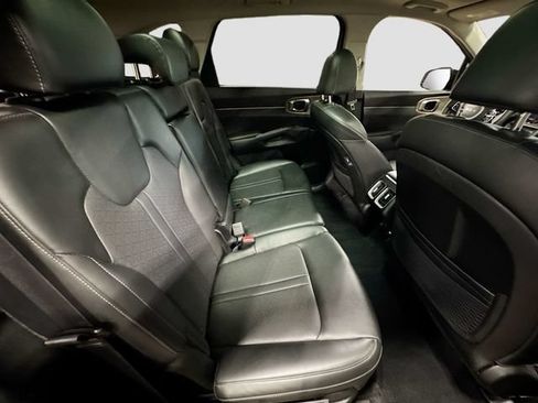 Used 2023 Kia Sorento S w/ Panoramic Sunroof Package AWD/4WD image 29