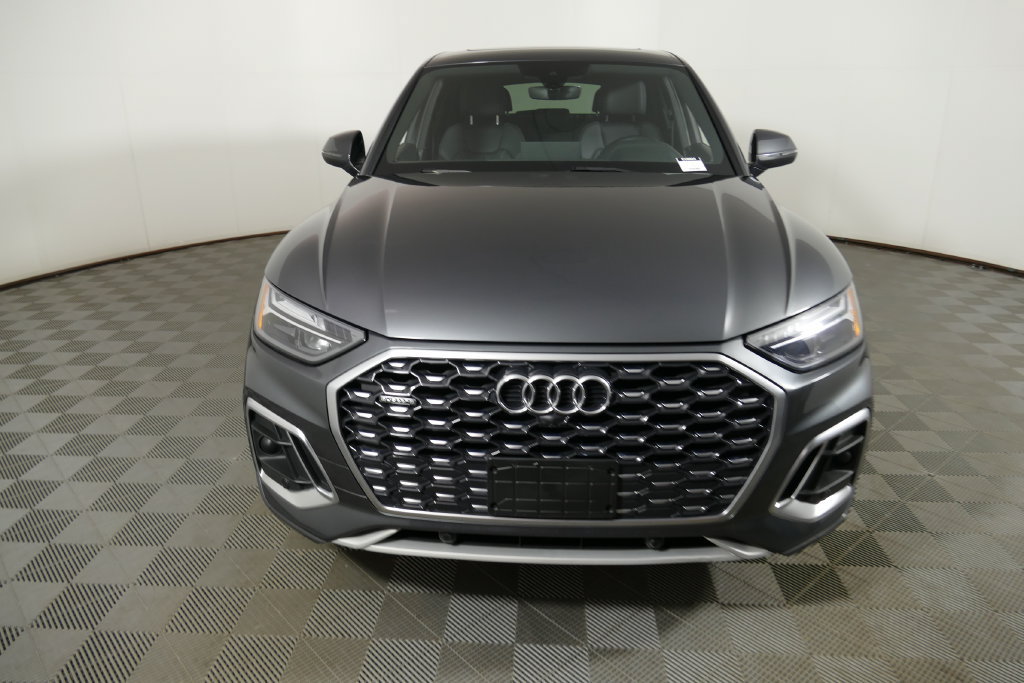 Used 2023 Audi Q5 2.0T Premium w/ Convenience Package AWD/4WD image 2