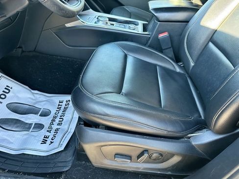 Used 2020 Ford Explorer XLT w/ Equipment Group 202A image 14