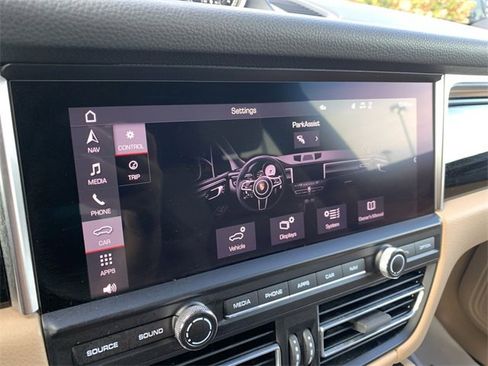 Used 2021 Porsche Macan image 21