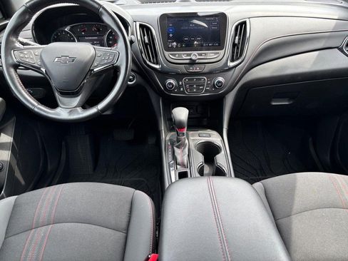 Used 2022 Chevrolet Equinox RS w/ Infotainment Package FWD image 11