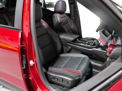 Used 2026 Chevrolet Equinox RS w/ Convenience Package III FWD image 11