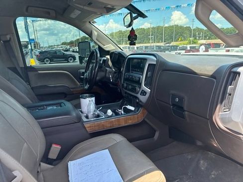 Used 2018 GMC Sierra 3500 SLT w/ Duramax Plus Package AWD/4WD image 4