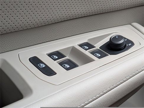 New 2026 Volkswagen Atlas SE image 27