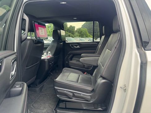 Used 2023 Chevrolet Suburban RST w/ Luxury Package AWD/4WD image 7