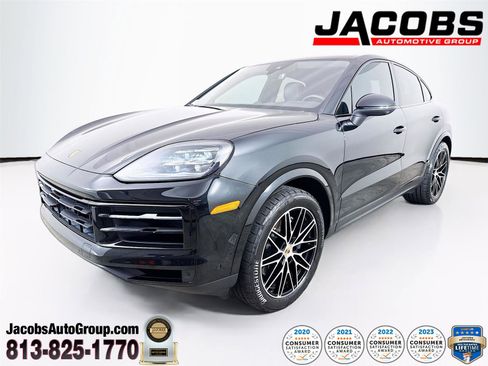 Used 2024 Porsche Cayenne Coupe AWD/4WD image 1