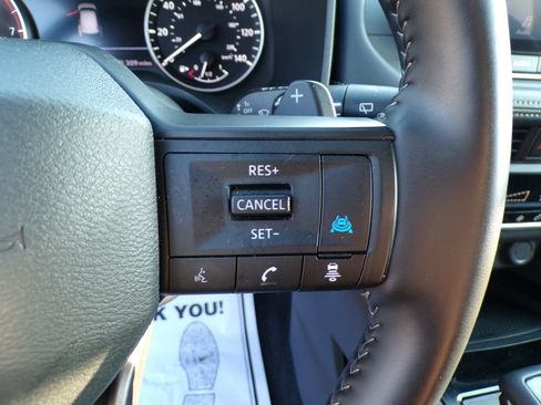 Used 2025 Nissan Rogue SV AWD/4WD image 30
