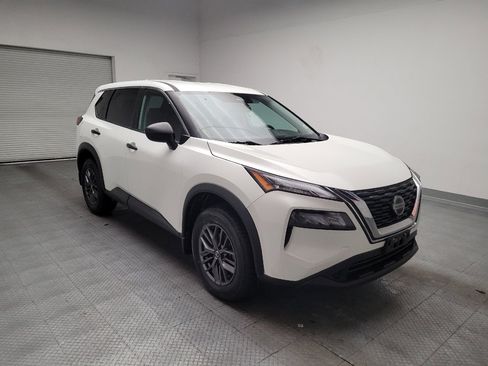 Used 2021 Nissan Rogue S FWD image 13