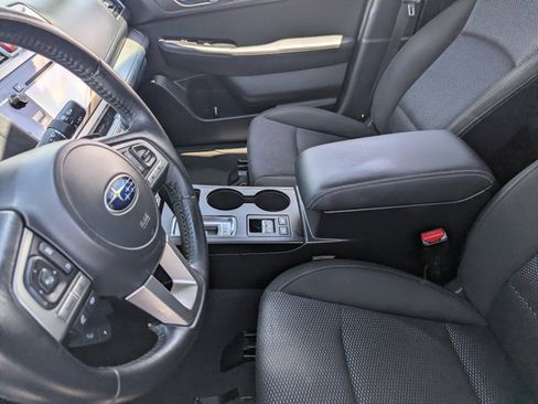Used 2017 Subaru Outback 2.5i Premium AWD/4WD image 16