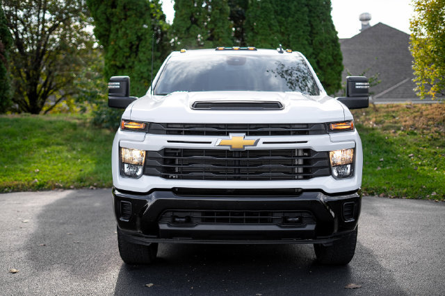 Used 2024 Chevrolet Silverado 2500 Custom w/ Custom Value Package AWD/4WD image 2