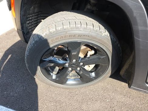 Used 2021 Jeep Grand Cherokee L Laredo image 13