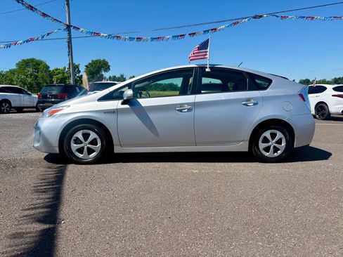 Used 2015 Toyota Prius Two FWD image 2