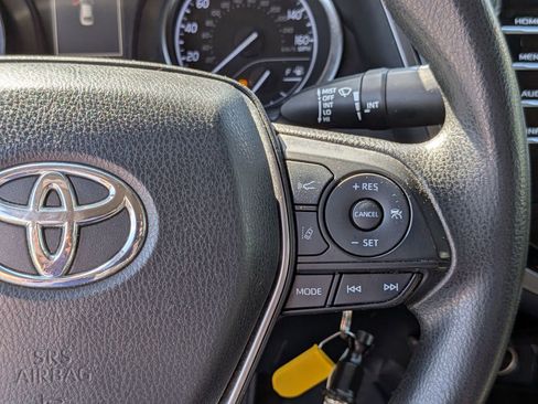 Used 2018 Toyota Camry LE FWD image 19