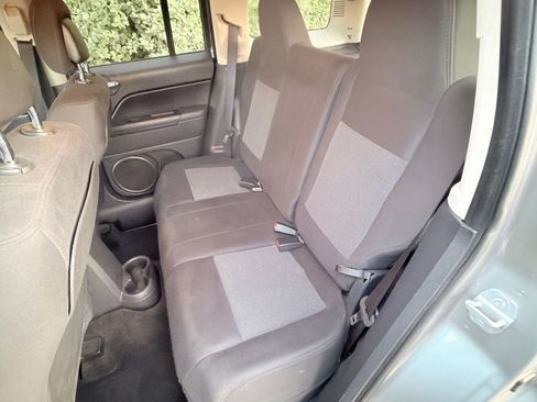 Used 2014 Jeep Patriot Latitude AWD/4WD image 10