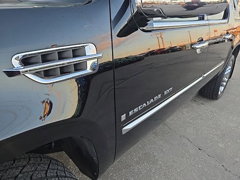 Used 2007 Cadillac Escalade EXT Base w/ Information Package image 19