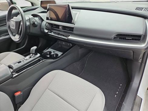 Used 2024 Toyota Prius LE image 20