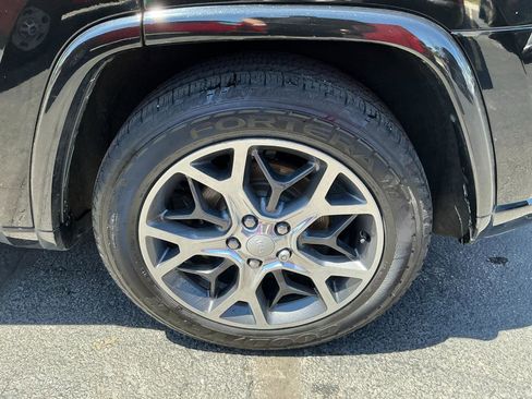 Used 2019 Jeep Grand Cherokee Overland AWD/4WD image 6