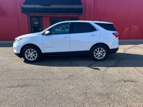 Used 2018 Chevrolet Equinox LT image 11