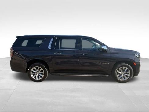 Used 2023 Chevrolet Suburban Premier image 7