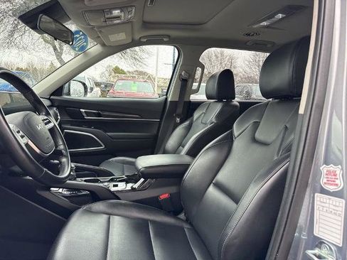 Used 2025 Kia Telluride S FWD image 15